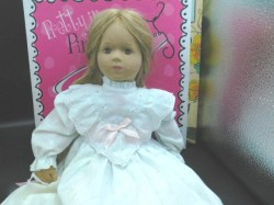 WHITE DRESS DOLL KNIT FACE B